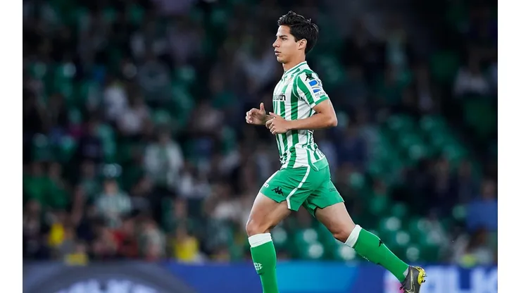 Siguen las idas y vueltas entre México y Betis por Lainez