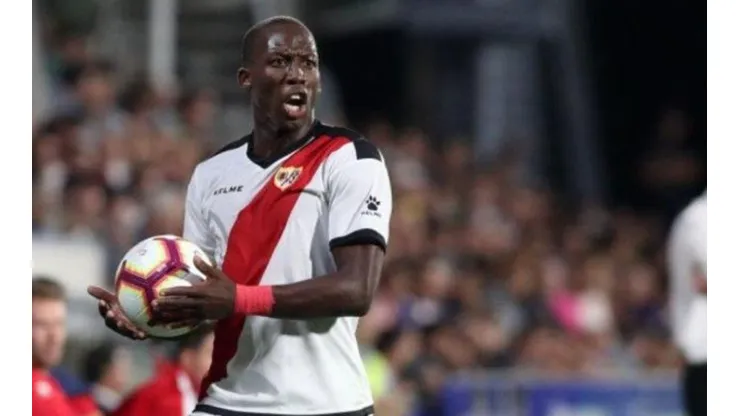 Apareció un nuevo equipo que se encuentra interesado en Luis Advíncula