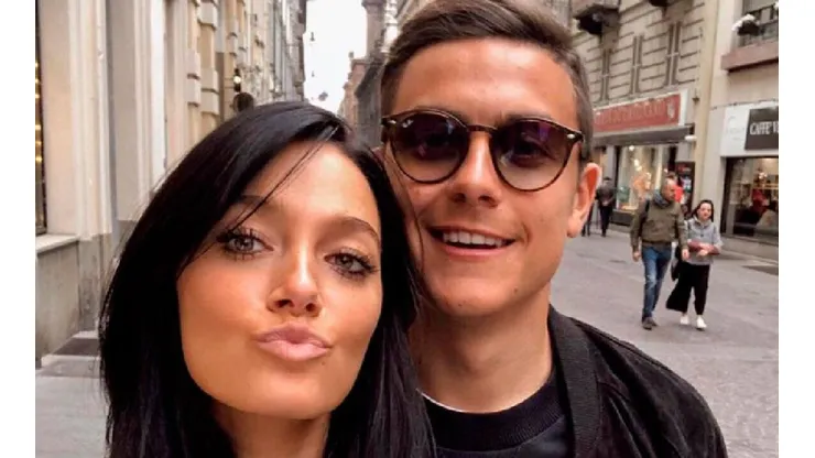 Foto en Instagram: Dybala se puso una máscara, pero Oriana le quiso partir la boca igual