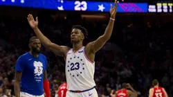 Jimmy Butler celebra una victoria con los Philadephia 76ers