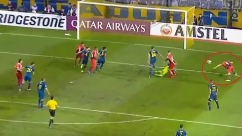 Andrada salió mal y con una 'palomita' hermosa Marco Ruben le metió el primero a Boca