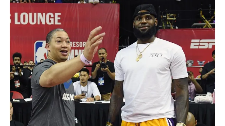 Tyronn Lue y LeBron James en Las Vegas