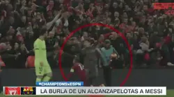 Lo que la TV no mostró: el alcanzapelotas que se burló de Messi en su cara