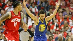 Stephen Curry celebra un triple ante los Houston Rockets