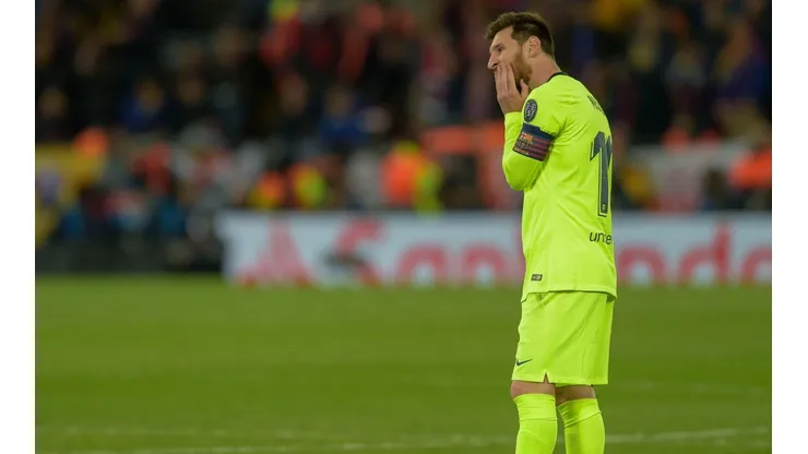 Histórico: tenso cruce entre Lionel Messi y aficionados del Barcelona