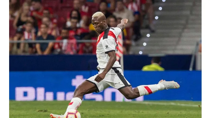 Dos clubes de la Premier League quieren hacerse de los servicios de Luis Advincula