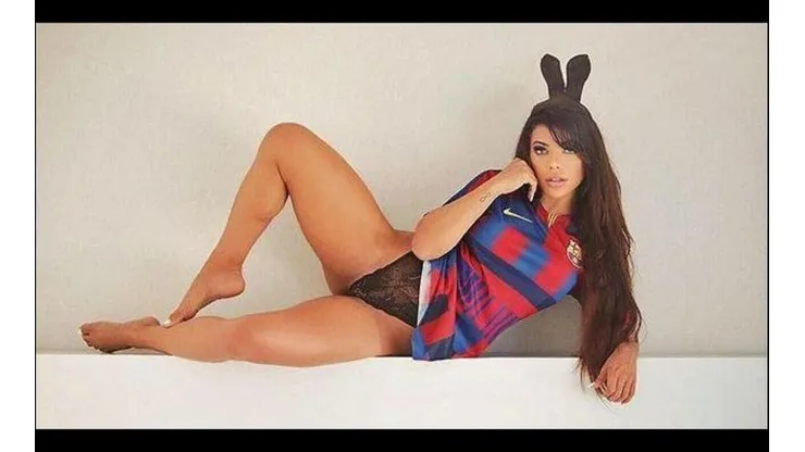 Calentó la previa: Suzy Cortez subió un video bailando sin pantalón y con la camiseta de Messi