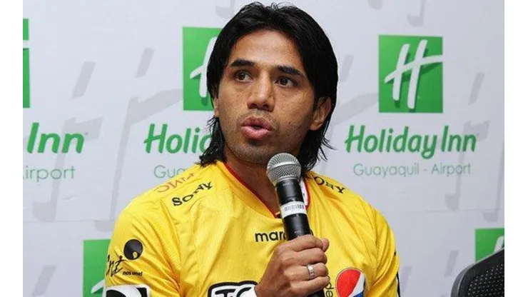 Presentación de Fabián Vargas con Barcelona de Ecuador en 2013.