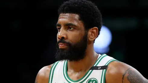 Kyrie Irving decepcionado tras la derrota ante los Bucks