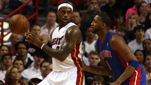 Tracy McGrady marcando a LeBron James en 2010