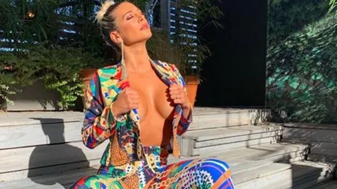 Sol Pérez se bajó un poco la remera, metió foto y Nati J apareció: "Me gusta hasta tu cicatriz de la vacuna"