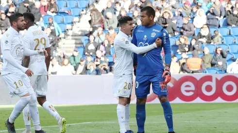 Benítez le atajó un penal a Cavani.