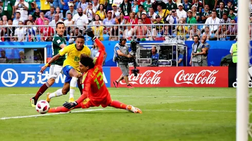 Memo Ochoa, portero del Standard.