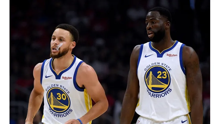 Draymond Green y Stephen Curry de los Golden State Warriors