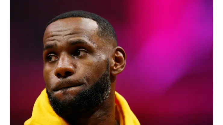 LeBron James marginado por una lesión
