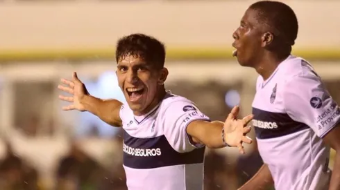 Maxi Comba tras el segundo gol a Defensa. (Foto: Gimnasia oficial)