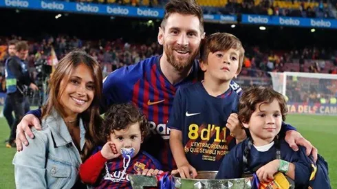 Antonela Roccuzzo metió selfie con sus hijos pero Ciro se robó la foto
