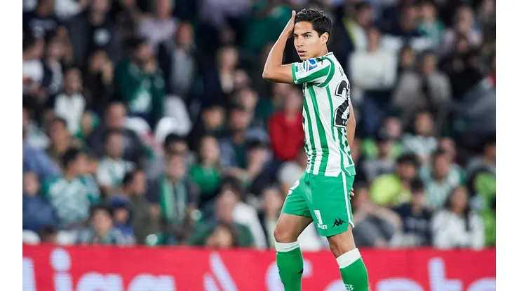 Explotó Twitter por los pocos minutos que conceden a Diego Lainez en Betis