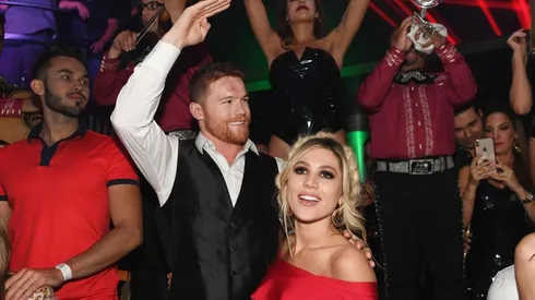 Canelo Álvarez unificó coronas, se fue de fiesta con su novia y disfrutó la música de Ozuna