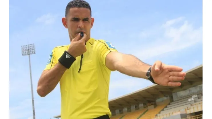 Carlos Ortega, árbitro del fútbol profesional colombiano.