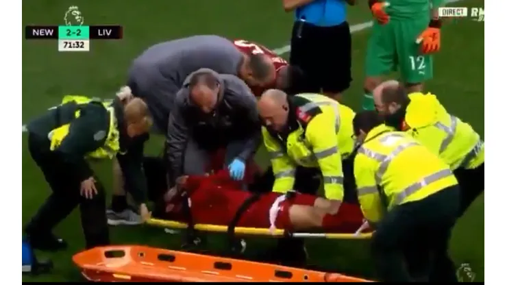 Tiembla el Liverpool: a poco de la revancha vs. Barcelona, sacaron a Salah en camilla y llorando