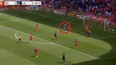 Golazo de Zlatan Ibrahimovic.