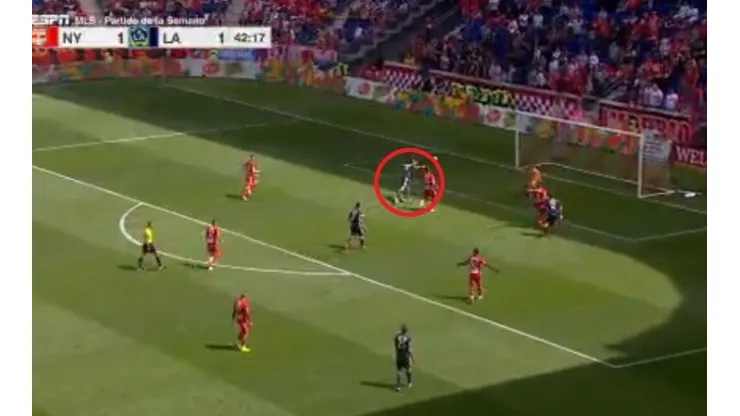 Golazo de Zlatan Ibrahimovic.