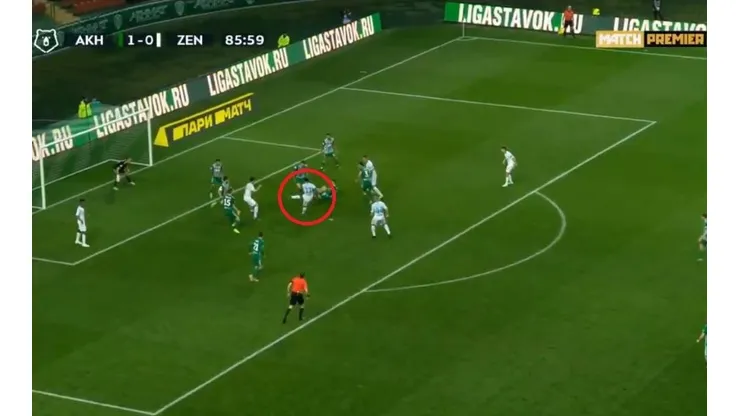 Serie de rebotes y gol de Driussi.