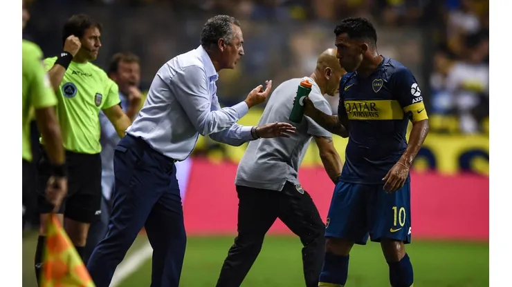 Alfaro habló sobre Tévez: "Quiere hacer las cosas de la mejor manera para irse de Boca por la puerta grande"