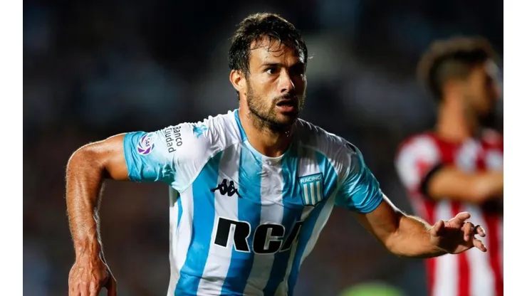 Racing vs Estudiantes por Copa de la Superliga.