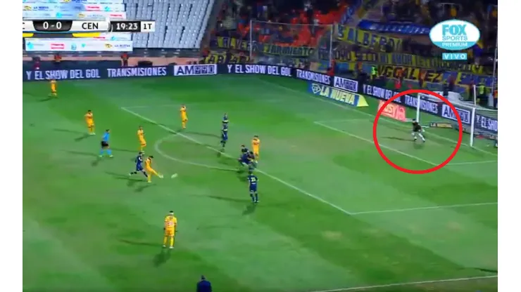 Era un golazo: Villagra probó desde afuera pero Andrada voló y salvó a Boca