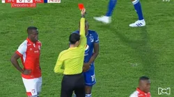 Millos estaba en modo "limpieza de amarillas" y terminó con un jugador expulsado