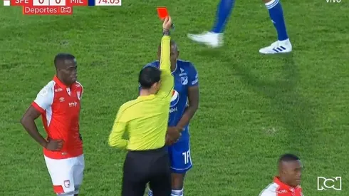 Millos estaba en modo "limpieza de amarillas" y terminó con un jugador expulsado
