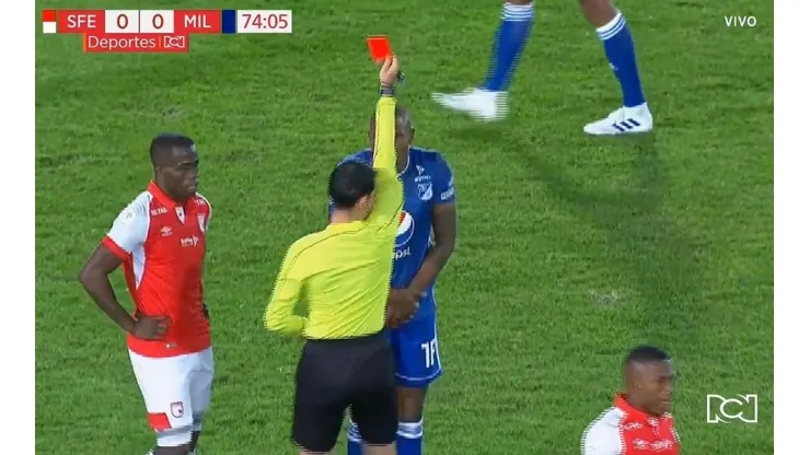 Millos estaba en modo "limpieza de amarillas" y terminó con un jugador expulsado