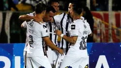 Colo Colo se enfrenta a Universidad Católica por la Copa Sudamericana.
