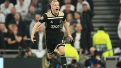 Los goles no llegan solos: van de Beek despertó el interés de un titán europeo