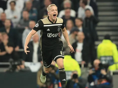 Los goles no llegan solos: van de Beek despertó el interés de un titán europeo