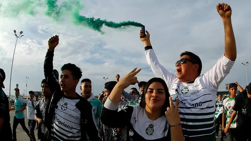 A todas partes: un aficionado del Santos Laguna llevó sus colores al Wanda Metropolitano