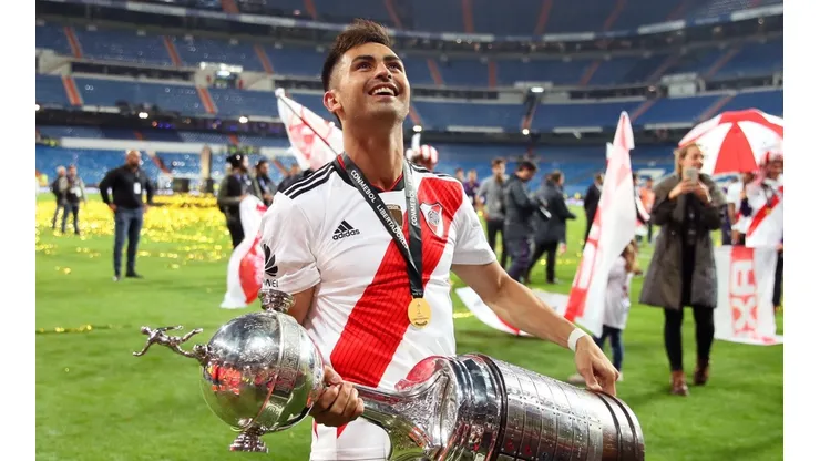 Gonzalo Martínez con la Copa Libertadores.