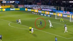 No solo mete goles: Duván Zapata aguantó, se la dio a un compañero y llegó el 2-0 de Atalanta