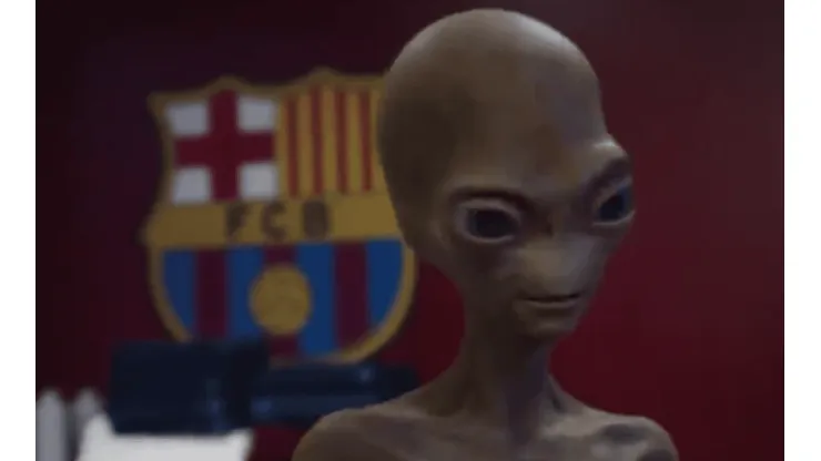 Un extraterrestre visitó el vestuario de Barcelona y Suárez tuvo que esconder la camiseta de Messi
