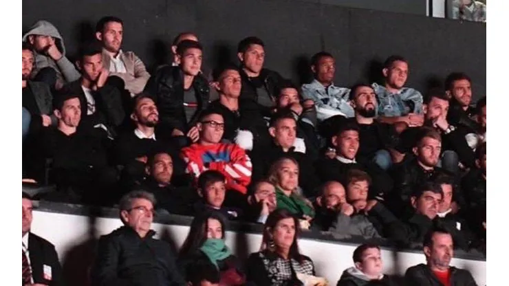 Siempre distinto: Juanfer Quintero la rompió toda con su look para ver la película de River