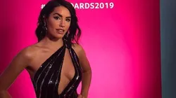 Lali Esposito subió una foto y metió encuesta: "¿Con o sin lengua?"