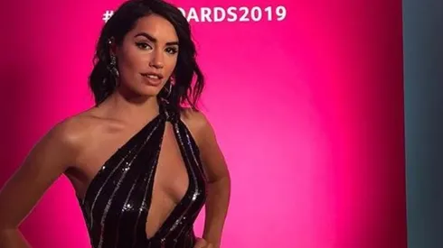 Lali Esposito subió una foto y metió encuesta: "¿Con o sin lengua?"