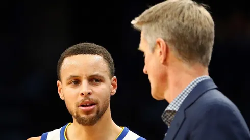 Steve Kerr tomó una medida extrema para que Stephen Curry no cometa más faltas