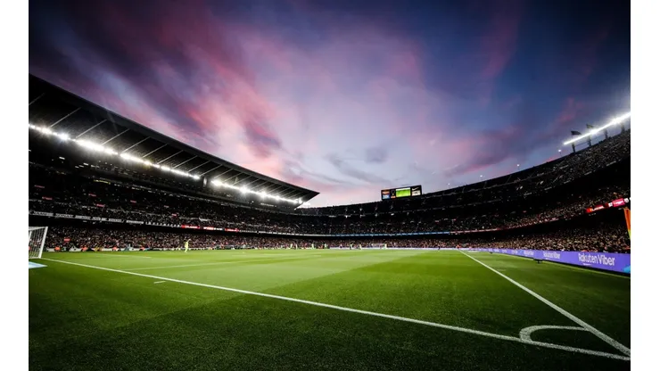 El imponente mosaico que prepara Barcelona para recibir al Liverpool por Champions League
