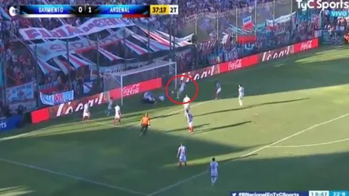 Increíble gol errado por Penco.