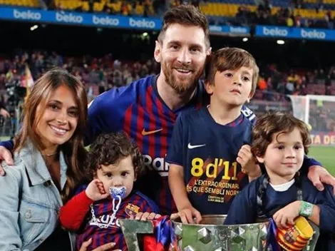 Antonella Roccuzzo lo abrazó, Messi puso sus manos en la cintura de ella y salió la mejor foto de ambos