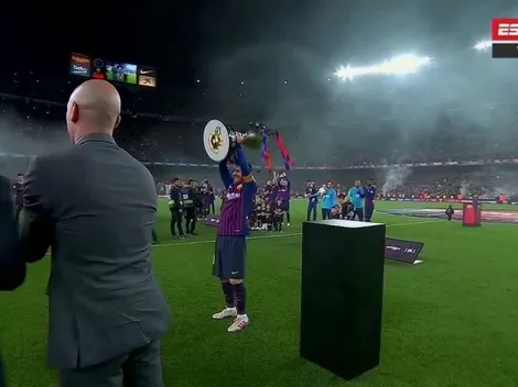 Escena repetida: el momento en que Messi levantó la copa de La Liga