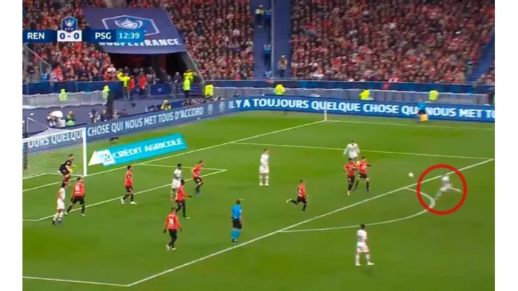 Dani Alves y una volea impresionante para acercarse a su título número 38